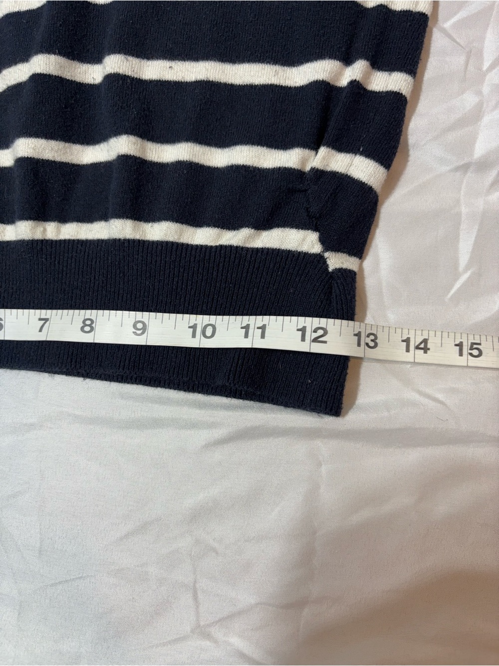 Abercrombie & Fitch Classic Navy Blue White Striped Women Crew Knit Sweater M - Picture 9 of 9